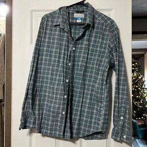 Men’s Columbia shirt